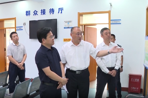 陈宏锋调研全区政法系统工作